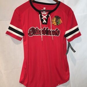 NWT NHL Fanatics Blackhawks Jersey Tee | Size M
